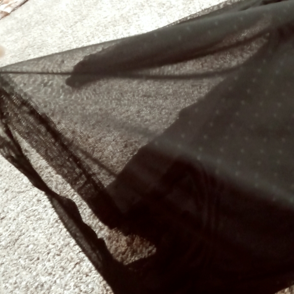 SOLD💜💙💜EVEREVE - SANCTUARY BLOUSE/BLACK/ VNECK ON BACK ONLY💙💜💙💜💙💜💙 - Picture 5 of 6